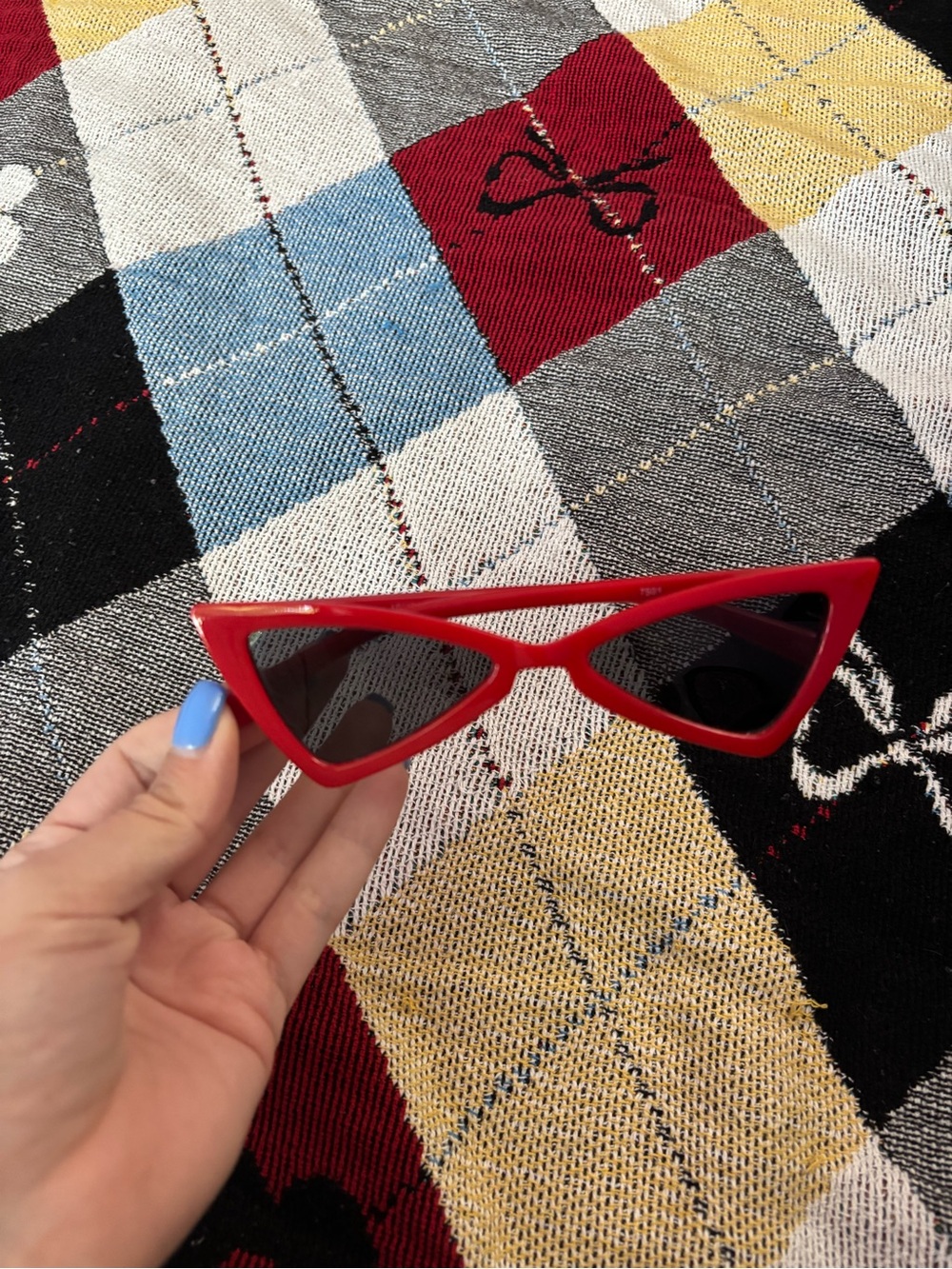 Red Cat Eye Sunglasses - Retro Triangle Frame